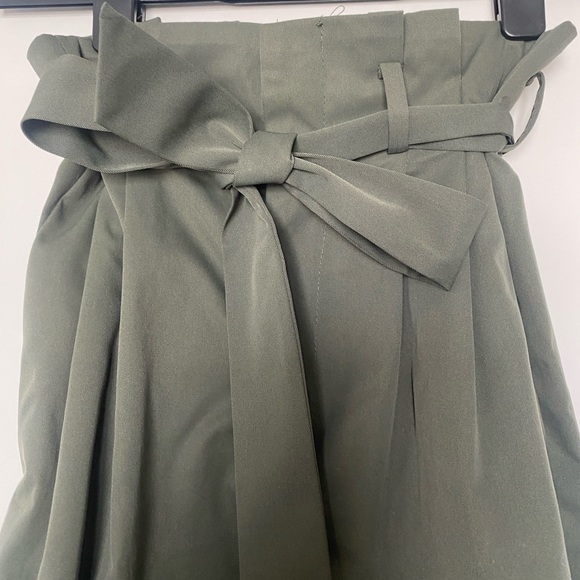 H&M Pants - Dark Green High Waist Office Trousers - Size 6 - H&M